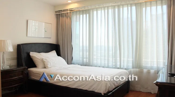 รูป 🔼🔽 AccomA 📩 Skyline-view duplex with floor-to-ceiling glass and airy layout (1521568) - รูปที่ 8/12