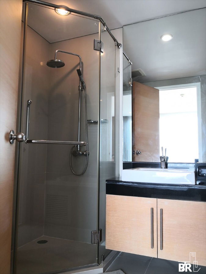 รูป Fullerton 💫Luxury Condo at Special Price ✨Near BTS Ekkamai - รูปที่ 8/10
