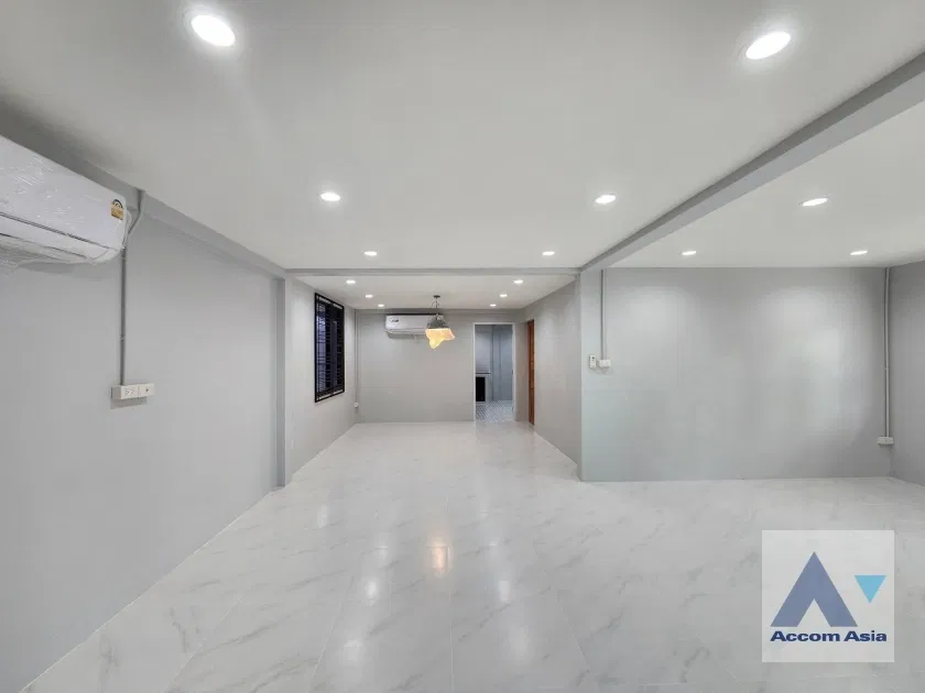 picture 🔼🔽 AccomA 📩 House for rent, near Bangkok Prep Primary Int’l 600 m. in Phra Kanong (AA35459) - 7/20