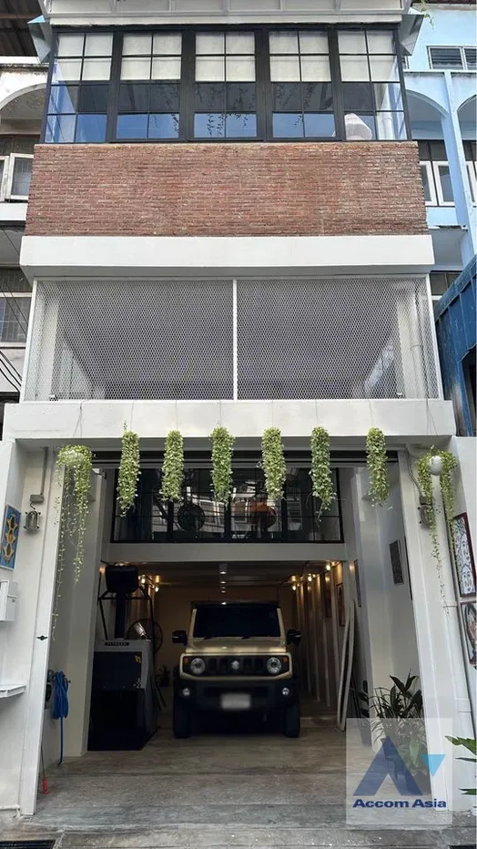 รูป 🔼🔽 AccomA 📩  4 BR House in Chong Nonsi (AA42445) - รูปที่ 1/18