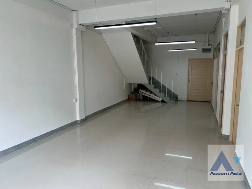 รูป 🔼🔽 AccomA 📩 Home Office 5 BR Townhouse in Klong Tan (AA22936) - รูปที่ 2/20