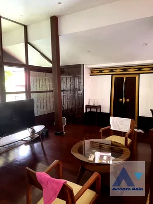 เช่าบ้านเดี่ยว ซอยทองหล่อ (สุขุมวิท 55) : 🔼🔽 AccomA 📩  3 BR House in Phra Khanong (50096)