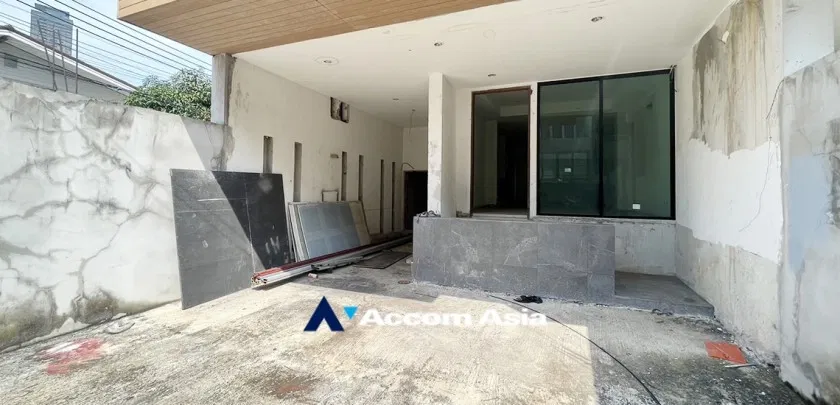 รูป 🔼🔽 AccomA 📩 Brand-new townhome in Moon Terrace Village, near BTS Phrom Phong (AA32924) - รูปที่ 4/20