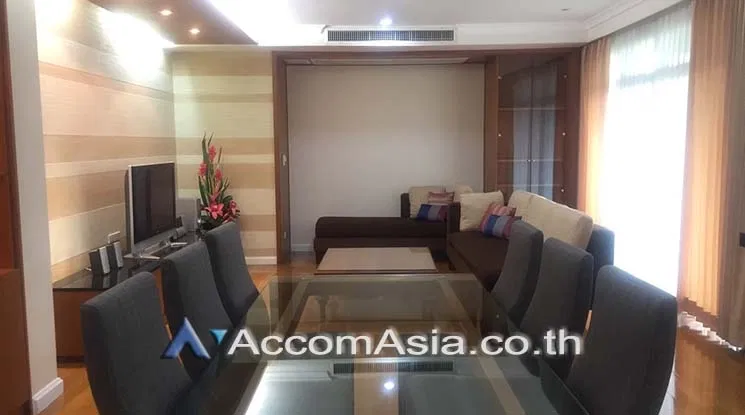 picture 🔼🔽 AccomA 📩 Wood-accented condo with private balcony and cozy layout (1519142) - 4/9