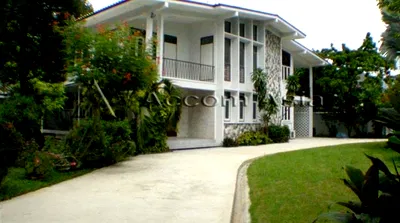 เช่าบ้านเดี่ยว ซอยทองหล่อ (สุขุมวิท 55) : 🔼🔽 AccomA 📩 Home Office 5 BR House in Khlong Ton Nuea (106193)