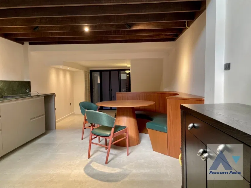 picture 🔼🔽 AccomA 📩  3 BR Townhouse in Khlong Toei Nuea (AA43136) - 3/20