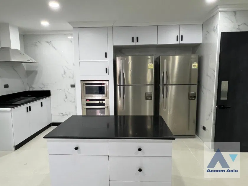picture 🔼🔽 AccomA 📩 Modern condo in Sukhumvit with warm tones and airy layout (AA17280) - 11/20