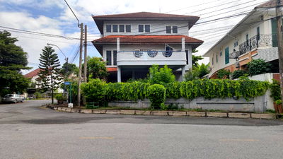 ที่ดิน ม.นอร์ทกรุงเทพ วิทยาเขตสะพานใหม่ : Home Office 3 ชั้น 600 ตารางเมตร จอดรถรอบบ้าน 15 คัน ขาย 11 ล้าน พหลโยธิน54 บางเขน กรุงเทพฯ
