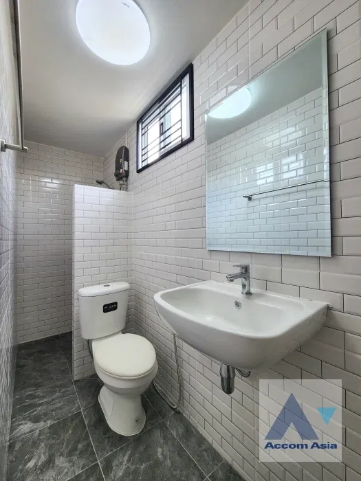 picture 🔼🔽 AccomA 📩 House for rent, near Bangkok Prep Primary Int’l 600 m. in Phra Kanong (AA35459) - 17/20