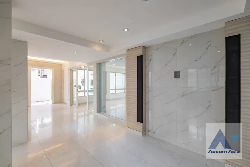รูป 🔼🔽 AccomA 📩  4 BR House in Khlong Toei Nuea (AA39878) - รูปที่ 7/20