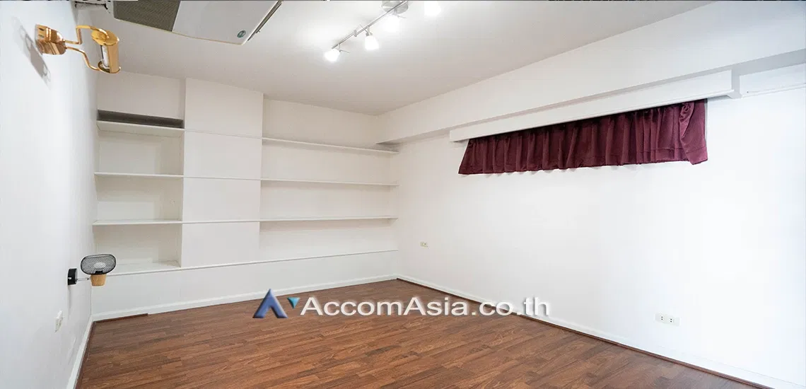 picture 🔼🔽 AccomA 📩 Royal Castle - 6/10