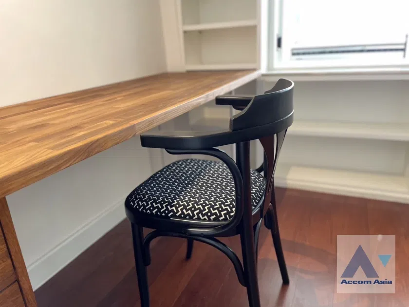 picture 🔼🔽 AccomA 📩  3 BR Townhouse in Khlong Toei Nuea (AA43136) - 9/20