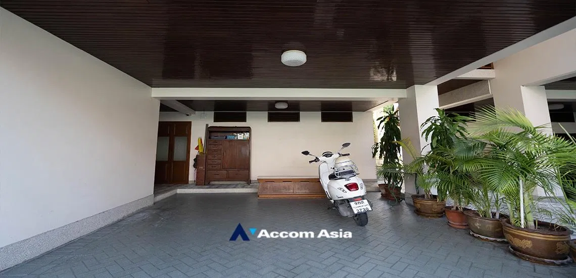 picture 🔼🔽 AccomA 📩 Classic white home with shared pool and bright, open interior 5 mins to BTS (6001601) - 4/20