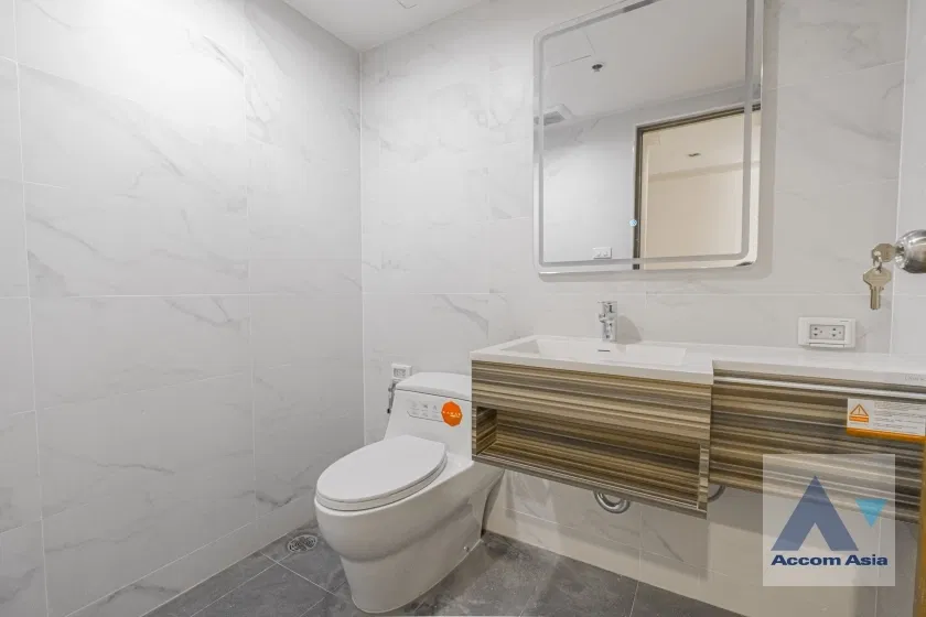 picture 🔼🔽 AccomA 📩 Bright classic condo with marble floors near The Emporium (24648) - 12/20