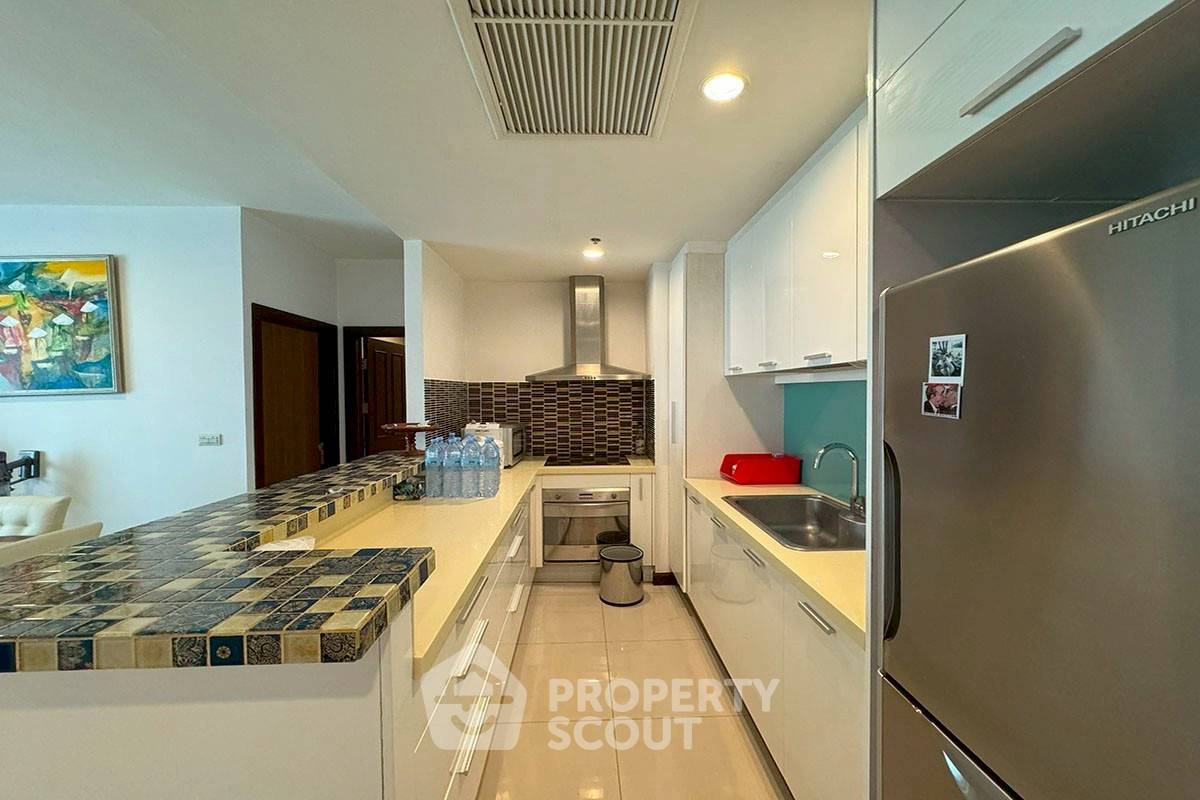 picture 2-BR Condo at The Prime11 Sukhumvit Condominium near BTS Nana (ID 2282833) - 4/6