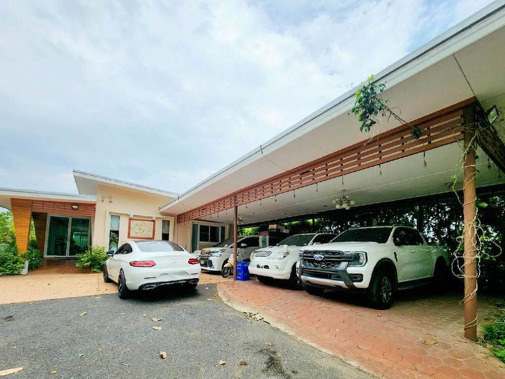 picture FOR RENT Luxury resort style villa in Bann Nam Tong, Hang Dong  - 12/19