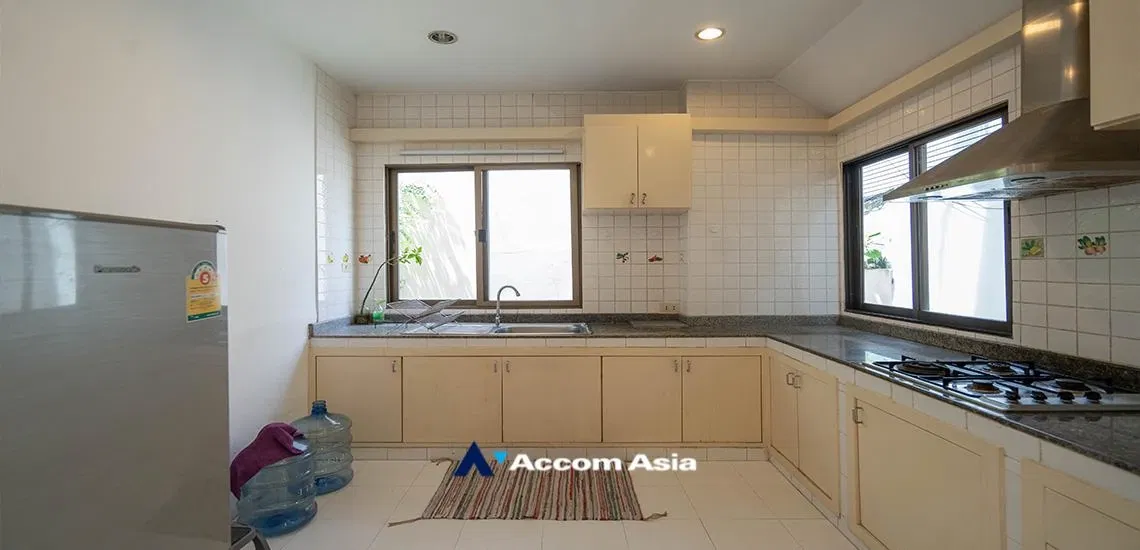 picture 🔼🔽 AccomA 📩 Spacious 4-storey house with parking and private corner yard (AA22965) - 19/20