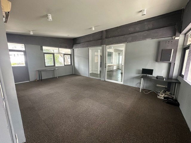 picture FOR RENT  OFFICE PROPERTY  40000 BAHT per MONTH - 5/8