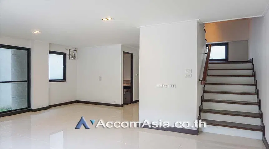 รูป 🔼🔽 AccomA 📩 Modern townhouse with natural light in Sathorn, Bangkok (AA27149) - รูปที่ 2/10
