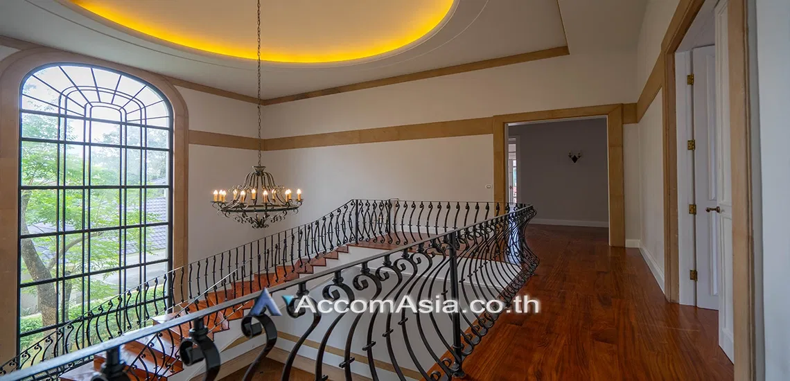 รูป 🔼🔽 AccomA 📩 Spacious estate with lush garden, private pool & timeless charm - รูปที่ 11/20