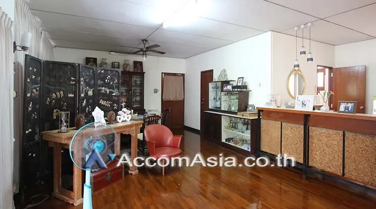 picture 🔼🔽 AccomA 📩  3 BR House in Khlong Ton Nuea (AA18540) - 7/14