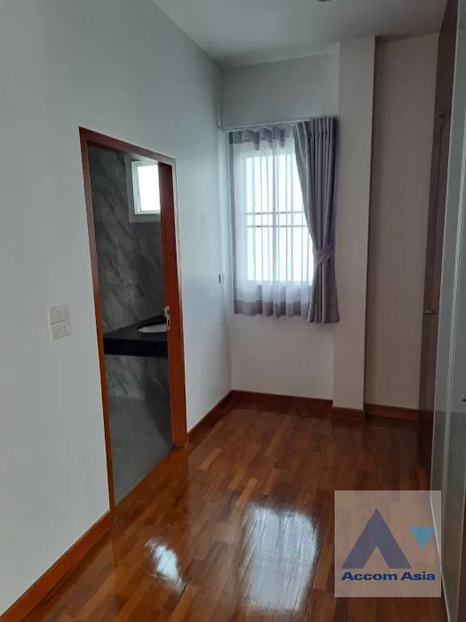 รูป 🔼🔽 AccomA 📩  4 BR House in Dokmai (AA40443) - รูปที่ 18/20