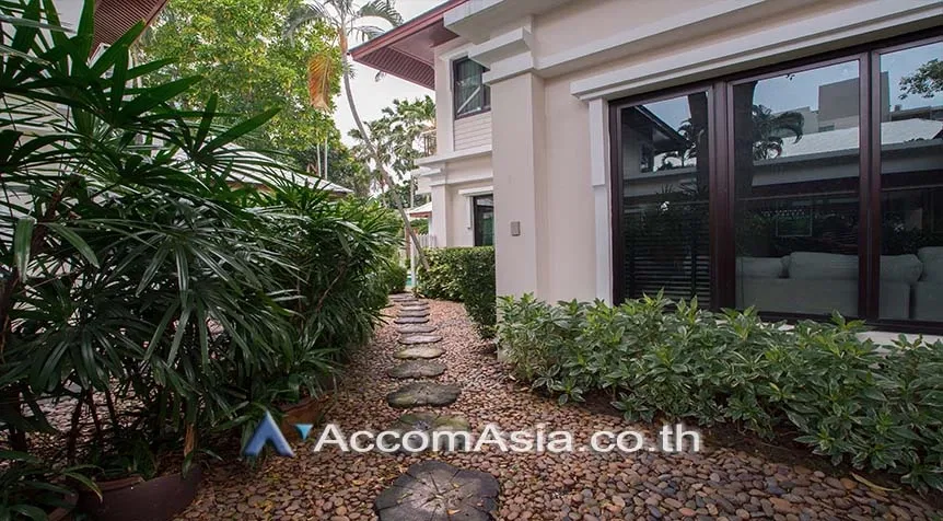picture 🔼🔽 AccomA 📩  Family-friendly house with private pool and garden in Sathorn (AA27509) - 3/20