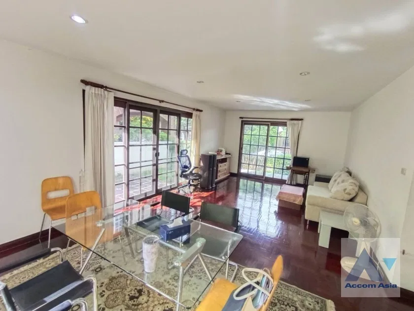 picture 🔼🔽 AccomA 📩  Family home with Tudor charm in peaceful compound near BTS Onnut (99870) - 14/20