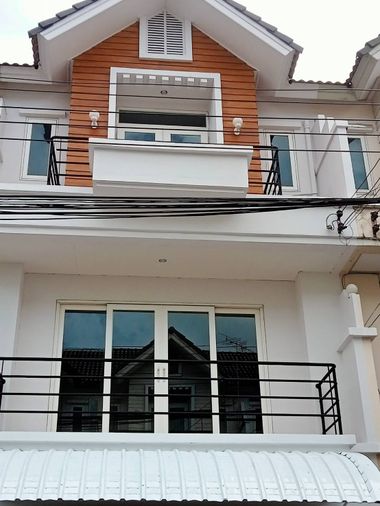 ขายด่วน ทาวน์เฮ้าส์ 3 ชั้น 4 ห้องนอน สิทธารมย์ รามอินทรา 45