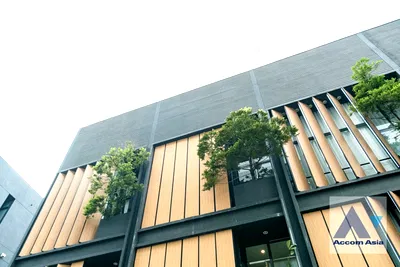 ทาวน์โฮม BTS บางจาก : 🔼🔽 AccomA 📩  3 BR Townhouse @Luxury Style in Prime Location (AA39008)