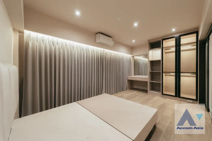 รูป 🔼🔽 AccomA 📩 Elegant townhouse with garden corner in private Ratchadaphisek compound (AA43783) - รูปที่ 17/18
