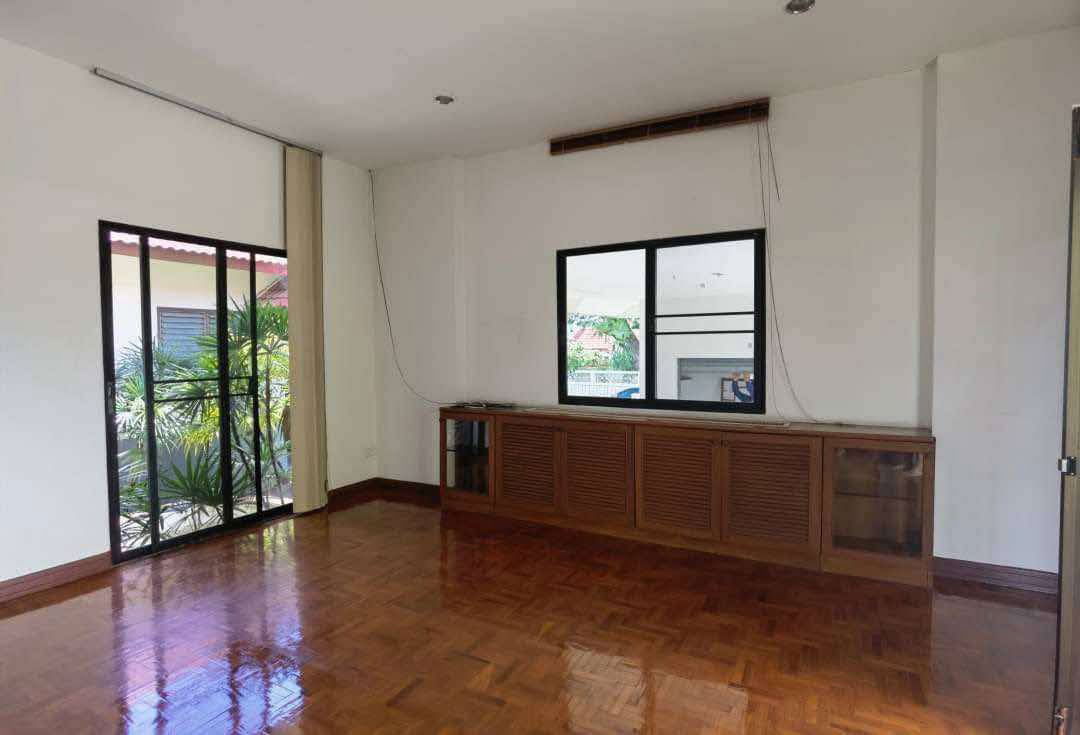 รูป ขายด่วน!!! บ้านพร้อมที่ดิน เนื้อที่ 196 ตร.ว. จ.เชียงใหม่ ใกล้สนามบิน T.0946511456 - รูปที่ 9/17