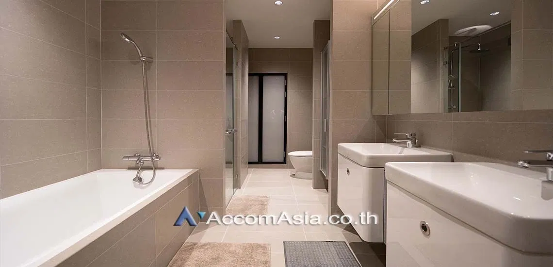 รูป 🔼🔽 AccomA 📩 Duplex Condo,Fully Furnished 3 BR Condominium @Noble Ploenchit (AA25140) - รูปที่ 12/14