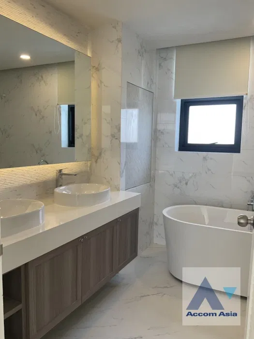 picture 🔼🔽 AccomA 📩  Newly renovated townhouse perfect for big family in Ekkamai, Sukhumvit (AA18461) - 13/19