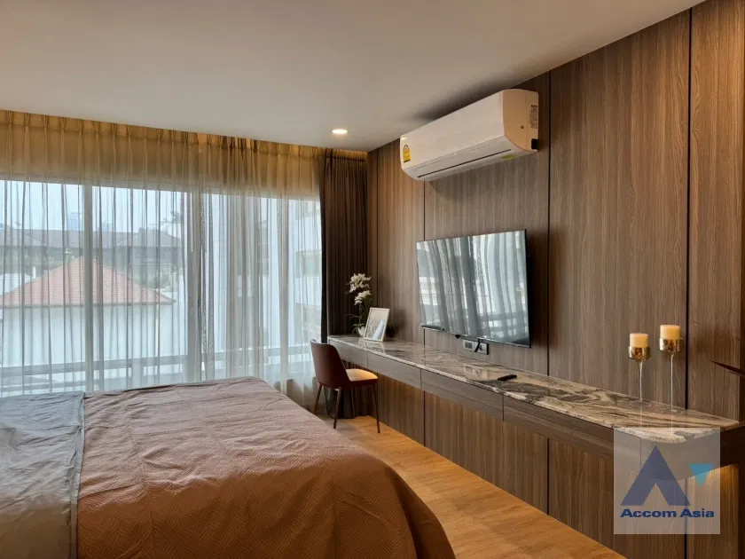 picture 🔼🔽 AccomA 📩  3 BR Condominium @Navin Court (AA39924) - 16/20