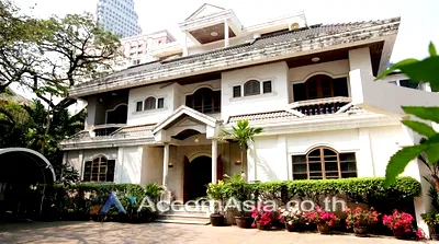 เช่าบ้านเดี่ยว ถนนเพชรบุรี กรุงเทพฯ : 🔼🔽 AccomA 📩 Home Office 5 BR House in Khlong Ton Nuea (AA14437)