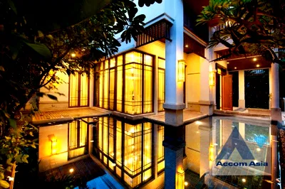 เช่าบ้านเดี่ยว ถนนสีลม : 🔼🔽 AccomA 📩 Fully Furnished,Private Swimming Pool 4 BR House @Exclusive Resort Style Home  (AA43238)
