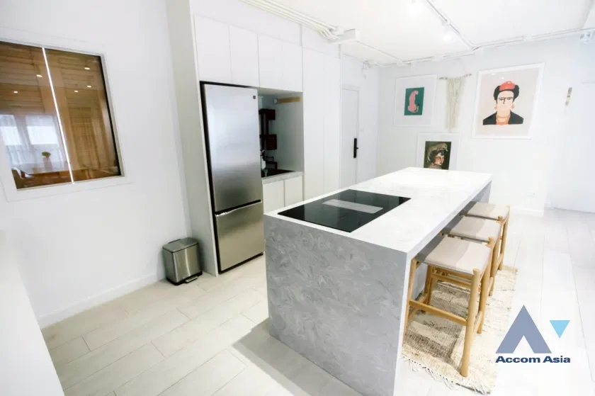 picture 🔼🔽 AccomA 📩 Newly renovated 2 BR Condominium @Navin Court (AA44330) - 4/20