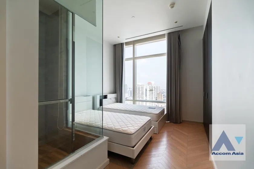 รูป 🔼🔽 AccomA 📩 Contemporary house with spacious open-plan and glass panels at Four Seasons Private Residences Condominium (AA31713) - รูปที่ 15/20
