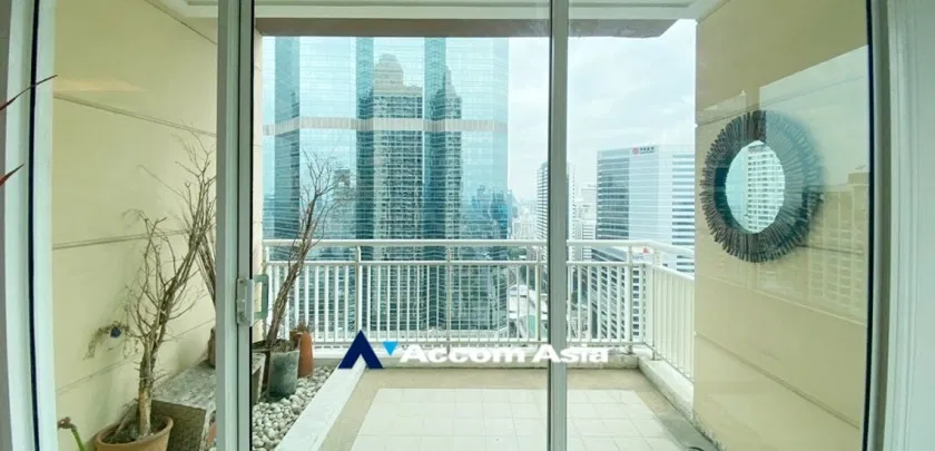 รูป 🔼🔽 AccomA 📩  Well-lit condominium with wood accents and panoramic windows in Sathorn (AA19577) - รูปที่ 17/18
