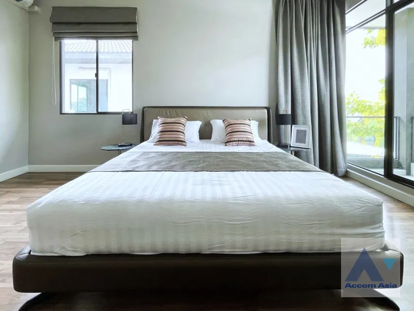 รูป 🔼🔽 AccomA 📩 Wood-clad modern condo with minimalist aesthetic (AA40726) - รูปที่ 10/20