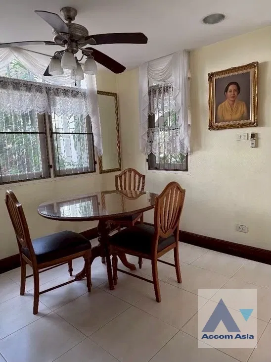 picture 🔼🔽 AccomA 📩 Private Swimming Pool 2 BR House in Khwaeng Sam Sen Nai (AA42941) - 12/20
