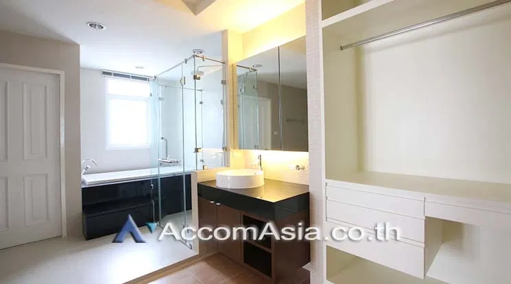 รูป 🔼🔽 AccomA 📩 Bright penthouse with long balcony and airy open layout (1516384) - รูปที่ 11/16