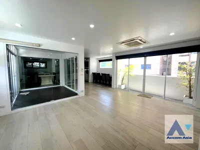 บ้านเดี่ยว เขตวัฒนา : 🔼🔽 AccomA 📩  3 BR House in Khlong Ton Nuea (AA40963)