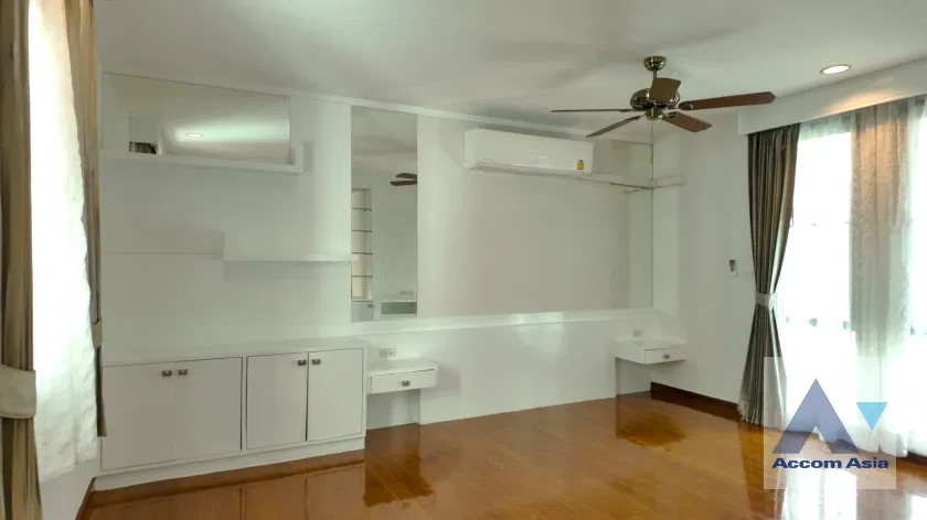 picture 🔼🔽 AccomA 📩 Modern 3-storey house with natural light and private garden in Sukhumvit  - 19/20