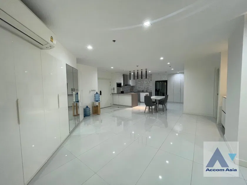 picture 🔼🔽 AccomA 📩 Big Balcony 2 BR Condominium @Crystal Garden (AA40440) - 7/15