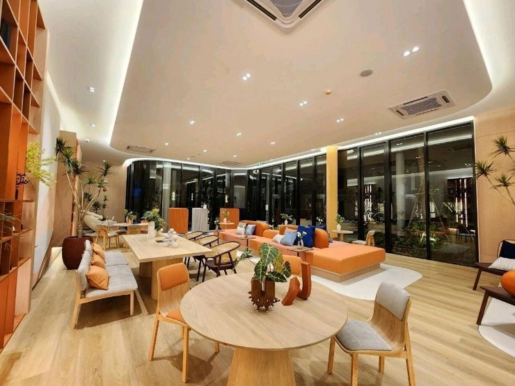 picture D Condo Reef 
Building C, 5th floor, size 24 sq m.
15,000 per year

Deposit 2 months
1 month in advance
 - 12/16