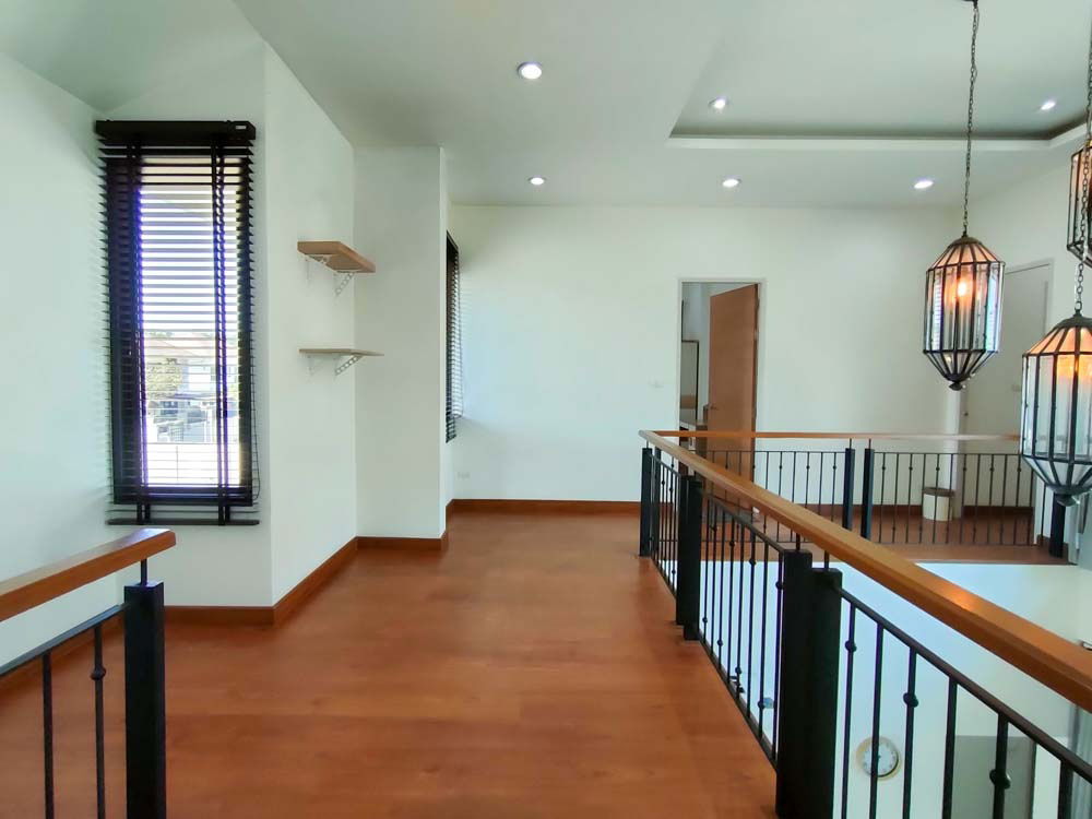picture Modern-Style 4-Bedroom House with Bathtub, Just 10 Minutes to Chiang Mai Airport - 34/50