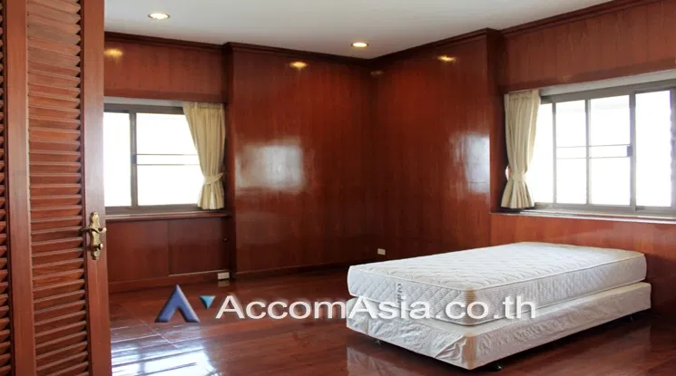 picture 🔼🔽 AccomA 📩 Classic wood-accented condominium with large layout at Tower Park (21335) - 6/8