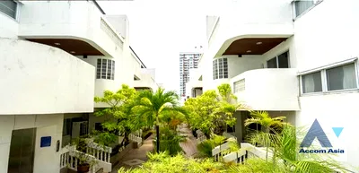 เช่าทาวน์โฮม ถนนสีลม : 🔼🔽 AccomA 📩  5 BR Townhouse @A Homely Place Residence (AA44091)